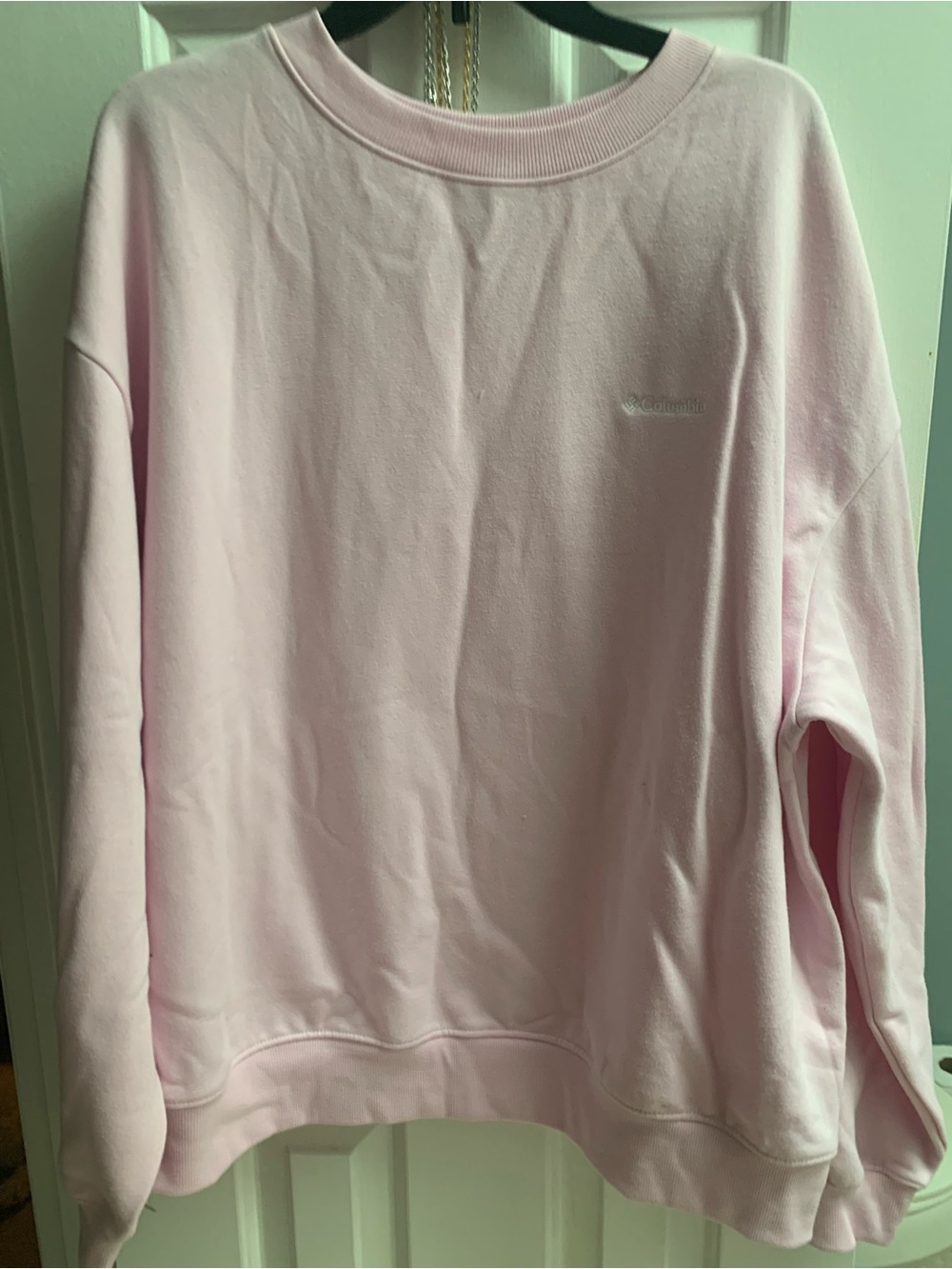 NWOT COLUMBIA SWEATSHIRT